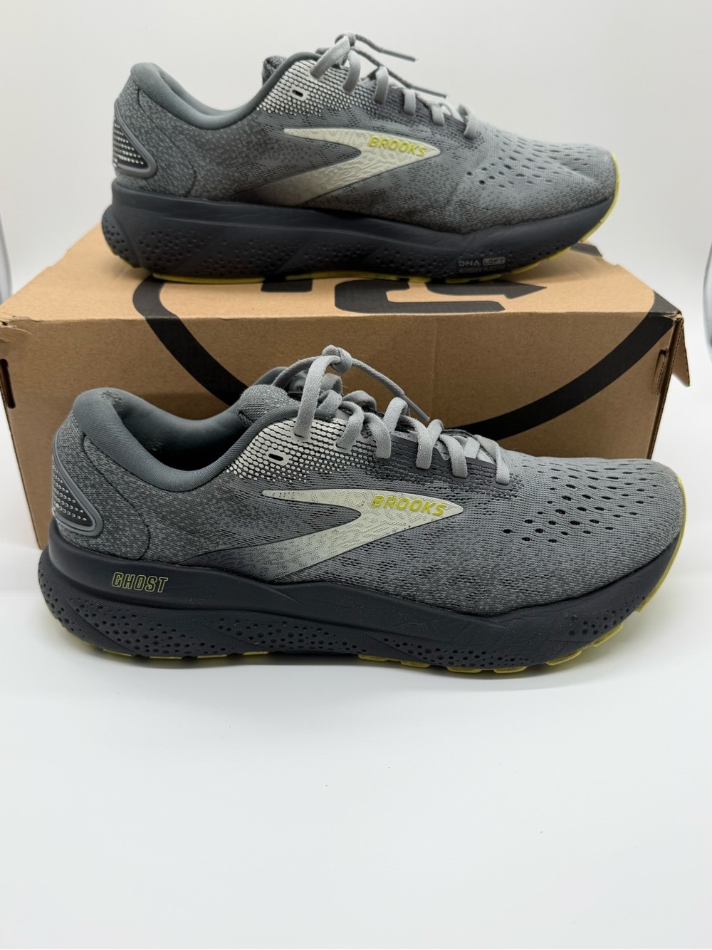 Brooks Ghost 16 Gray Running Shoes